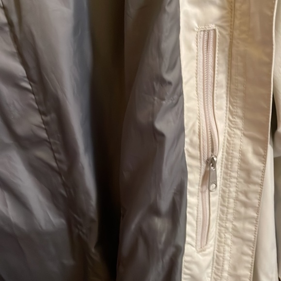 Marmot Membrain Coat slim fitting size large w/ 2 zip pockets & 2 interior pkts - Picture 11 of 12